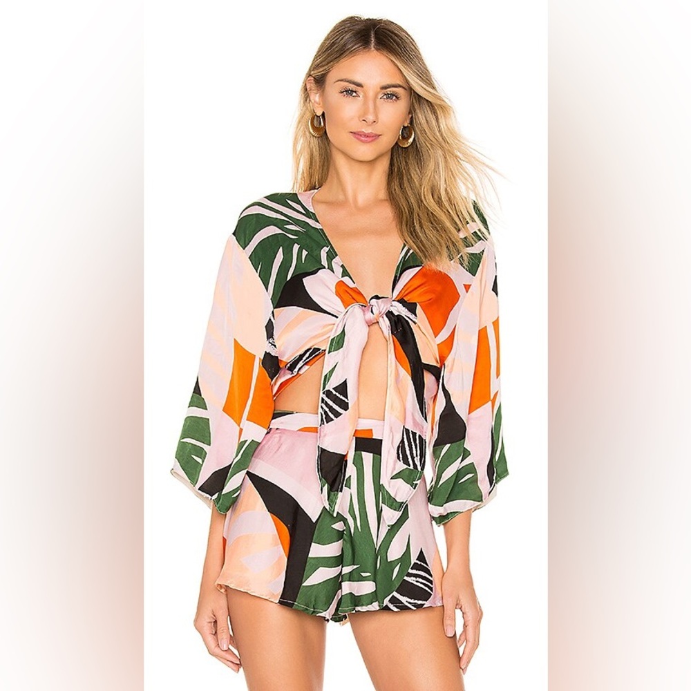 Revolve Skye & Staghorn Sleeve Tropical Kimono Tie-Front Crop Blouse and Shorts